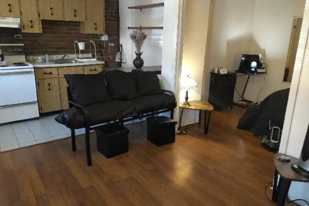 Awesome Cozy 1 Bedroom Coachhouse Toronto