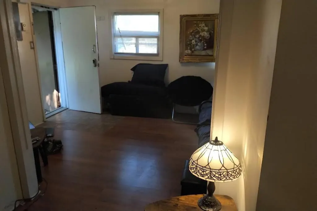 Awesome Cozy 1 Bedroom Coachhouse Toronto Canada